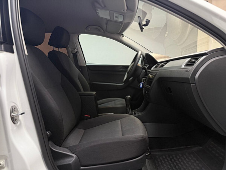 Skoda Rapid 1.6 MPI MT (90 л.с.) 2015
