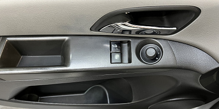 Chevrolet Cruze 1.6 MT (109 л.с.) 2012