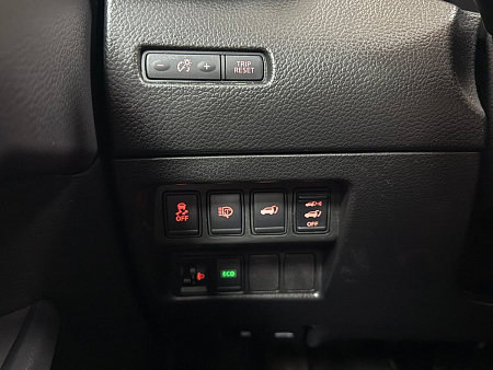 Nissan X-Trail 2.0 4WD CVT (144 л.с.) 2016