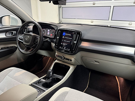 Volvo XC40 2.0 4WD AT (190 л.с.) 2020