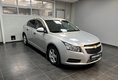 Chevrolet Cruze 1.6 MT (109 л.с.) 2012