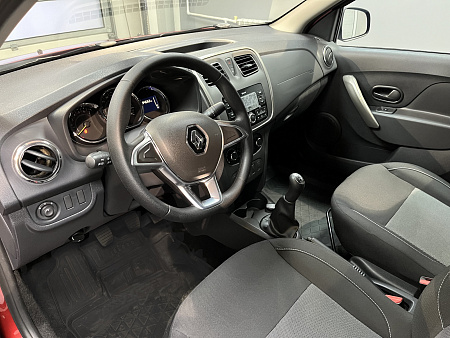 Renault Logan Stepway 1.6 MT (82 л.с.) 2019