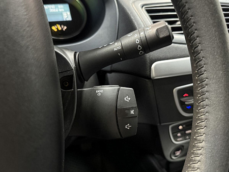 Renault Megane 1.6 AT (106 л.с.) 2010