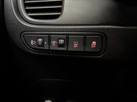 KIA Rio X-Line 1.6 AT (123 л.с.) 2018