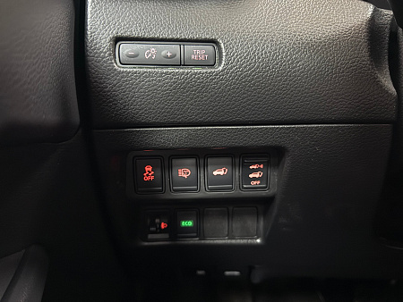 Nissan X-Trail 2.0 4WD CVT (144 л.с.) 2016