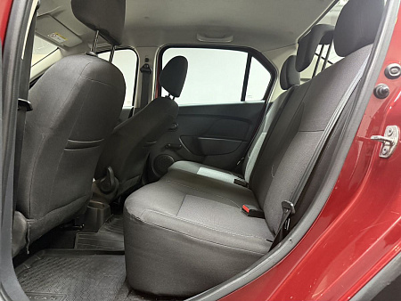 Renault Logan Stepway 1.6 MT (82 л.с.) 2019
