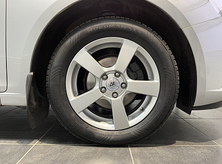 Chevrolet Cruze 1.6 MT (109 л.с.) 2012