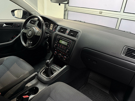 Volkswagen Jetta 1.6 MT (85 л.с.) 2014