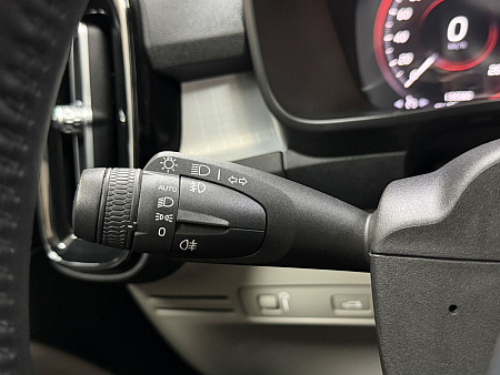Volvo XC40 2.0 4WD AT (190 л.с.) 2020