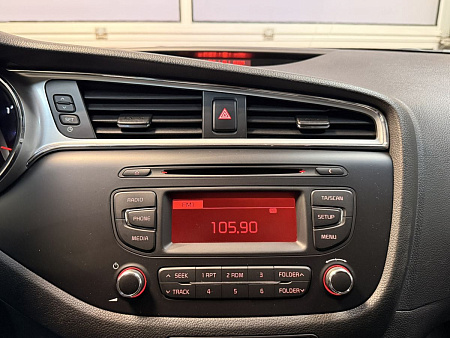 Kia Ceed 1.6 AT (129 л.с.) 2015