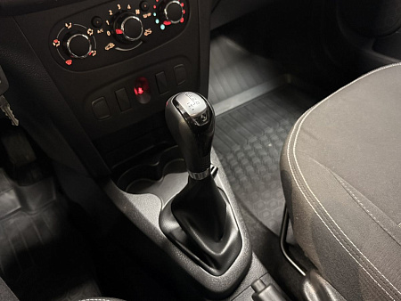 Renault Sandero Stepway 1.6 AT (102 л.с.) 2021