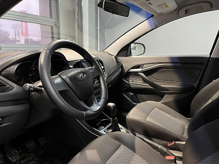ВАЗ (LADA) Vesta 1.6 MT (106 л.с.) 2016