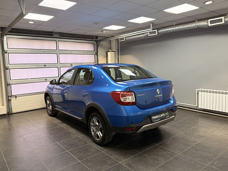 Renault Logan Stepway 1.6 MT (113 л.с.) 2019