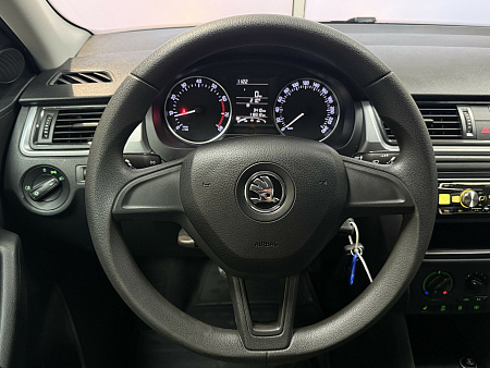 Skoda Rapid 1.6 MPI MT (90 л.с.) 2015