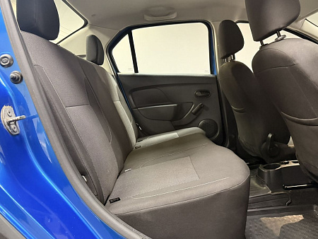Renault Logan Stepway 1.6 MT (113 л.с.) 2019