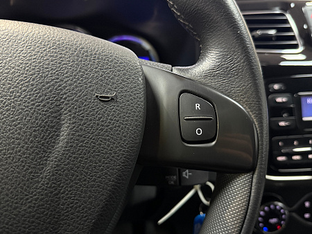 Renault Sandero Stepway 1.6 AT (102 л.с.) 2017