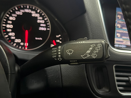 Audi Q5 2.0 TFSI quattro S tronic (211 л.с.) 2011