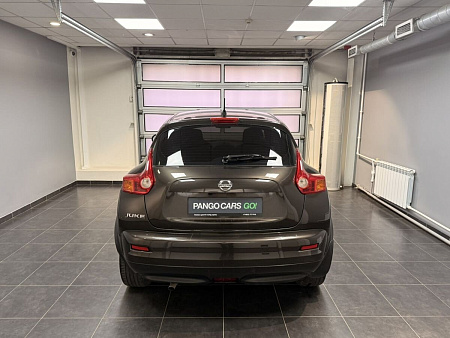 Nissan Juke 1.6 MT (94 л.с.) 2013