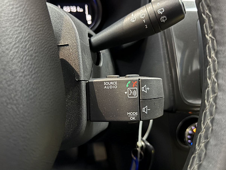 Renault Sandero Stepway 1.6 CVT (113 л.с.) 2019