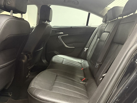 Opel Insignia 2.0 Turbo AT (220 л.с.) 2012