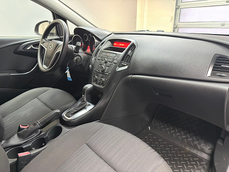 Opel Astra 1.6 AT (115 л.с.) 2012