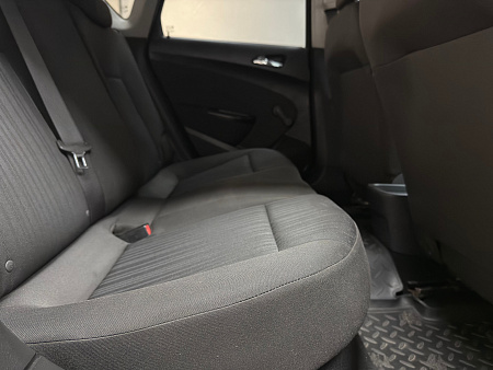 Opel Astra 1.6 AT (115 л.с.) 2012