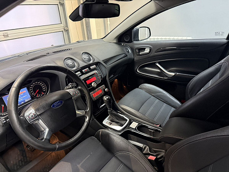 Ford Mondeo 2.3 AT (161 л.с.) 2010