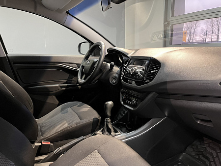 ВАЗ (LADA) Vesta 1.6 MT (106 л.с.) 2016