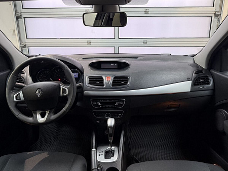 Renault Megane 1.6 AT (106 л.с.) 2010