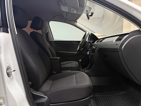 Skoda Rapid 1.6 MPI MT (90 л.с.) 2015