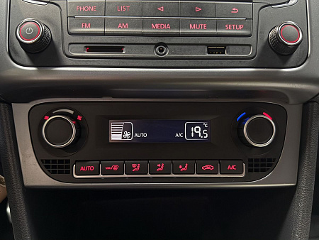 Volkswagen Polo 1.6 MPI MT (110 л.с.) 2016
