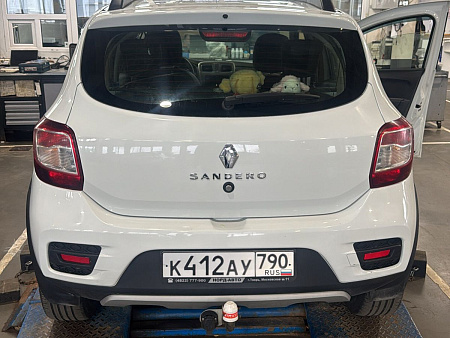 Renault Sandero Stepway 1.6 MT (82 л.с.) 2020