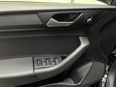 Volkswagen Polo 1.6 MPI MT (110 л.с.) 2020