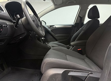 Volkswagen Golf 1.6 DSG (102 л.с.) 2012