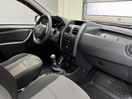 Renault Duster 2.0 4WD MT (143 л.с.) 2015