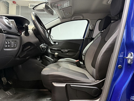 Renault Kaptur 1.6 MT (114 л.с.) 2021