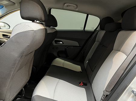 Chevrolet Cruze 1.6 MT (109 л.с.) 2012