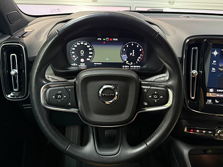 Volvo XC40 2.0 4WD AT (190 л.с.) 2021