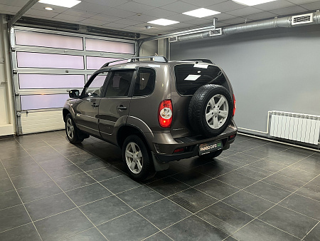 Chevrolet Niva 1.7 MT (80 л.с.) 2015