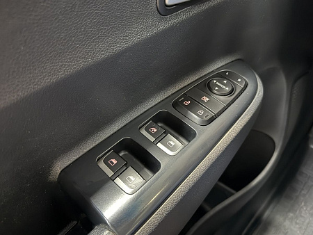 Kia Rio 1.6 AT (123 л.с.) 2020