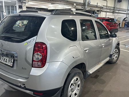 Renault Duster 2.0 4WD MT (135 л.с.) 2012