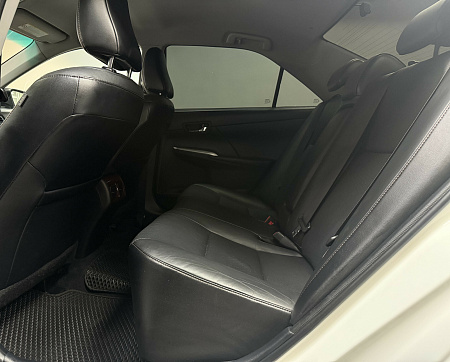 Toyota Camry 2.5 AT (181 л.с.) 2012