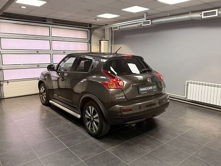 Nissan Juke 1.6 MT (94 л.с.) 2013
