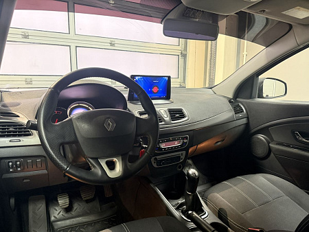 Renault Fluence 1.6 MT (106 л.с.) 2013