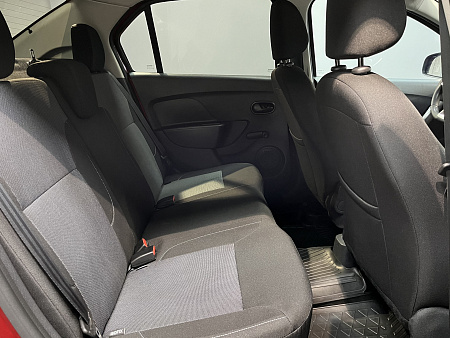 Renault Logan Stepway 1.6 MT (82 л.с.) 2019