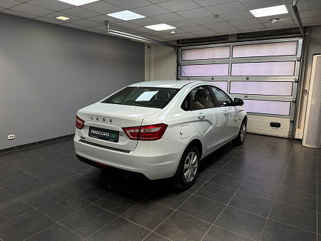 ВАЗ (LADA) Vesta 1.6 MT (106 л.с.) 2017