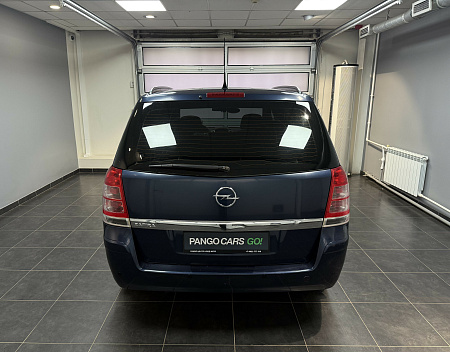 Opel Zafira 1.8 MT (140 л.с.) 2011