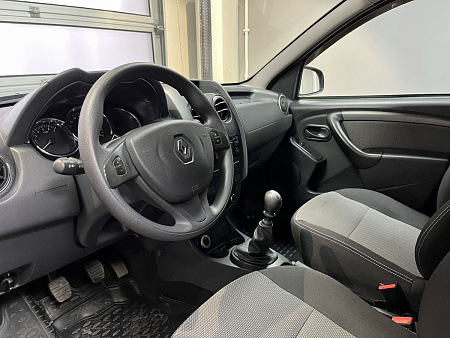 Renault Duster 2.0 4WD MT (143 л.с.) 2015