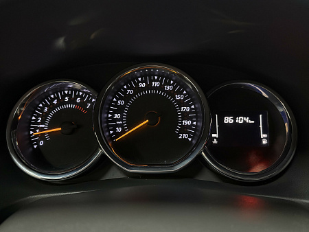 Renault Logan Stepway 1.6 MT (113 л.с.) 2021