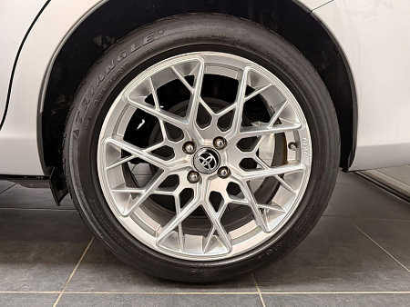 Toyota Corolla Fielder 1.5hyb CVT (74 л.с.) 2019